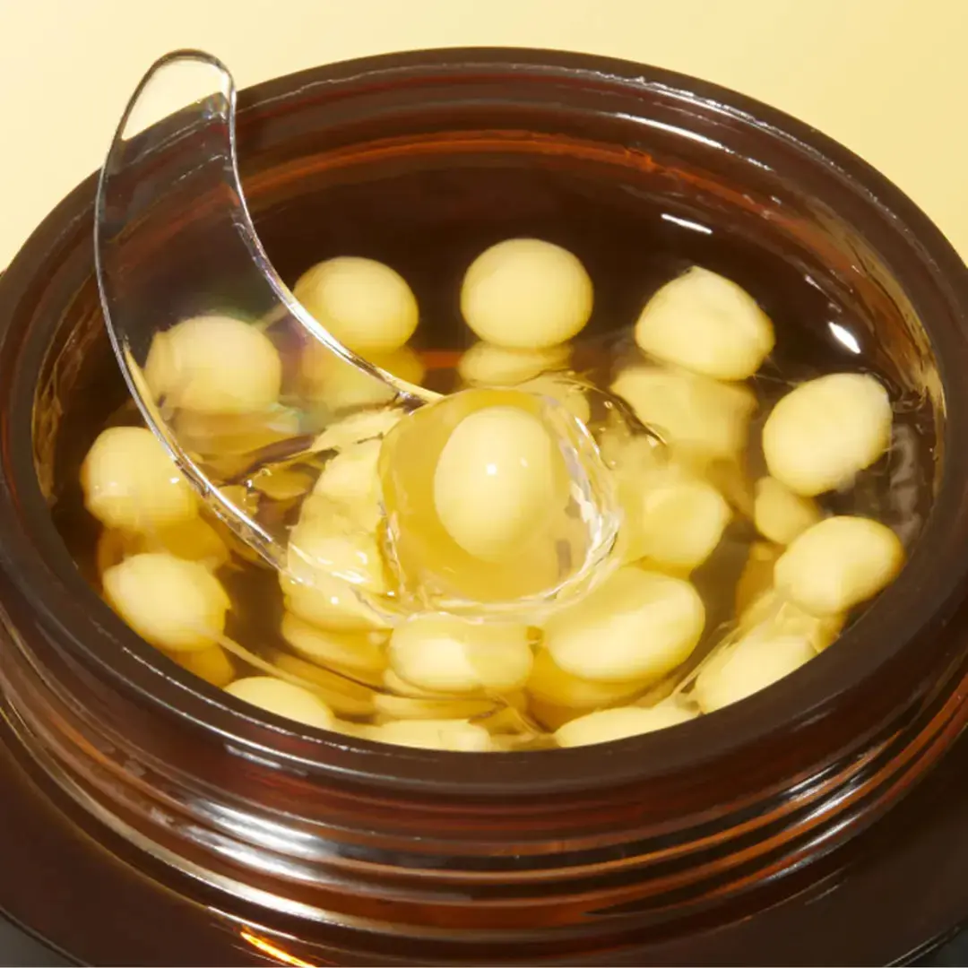 Textura con capsulas de vitamina C de la crema Medicube