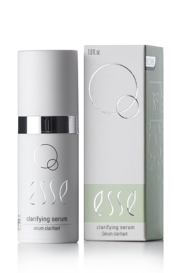 Frasco dosificador y caja de Esse Clarifying Serum de 30 ml