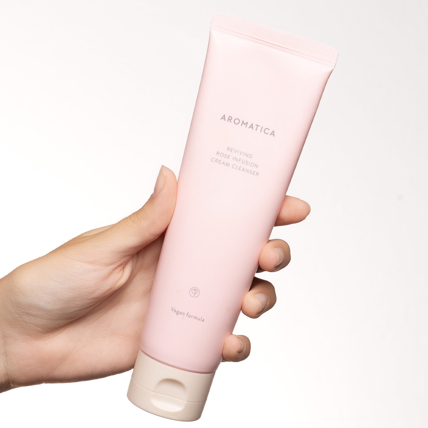 Espuma limpiadora facial suave con rosas