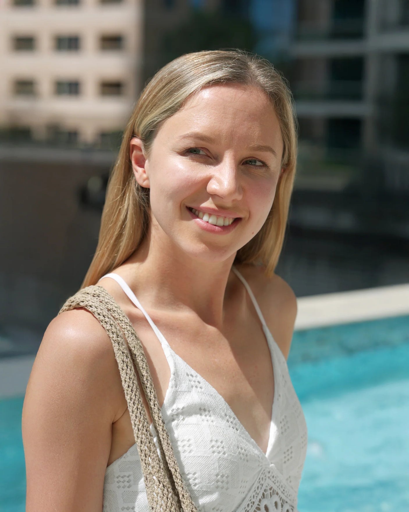 Velvet Shield Spf 50 Revitalizing Touch .Todo Tipo de Pieles 50 ml