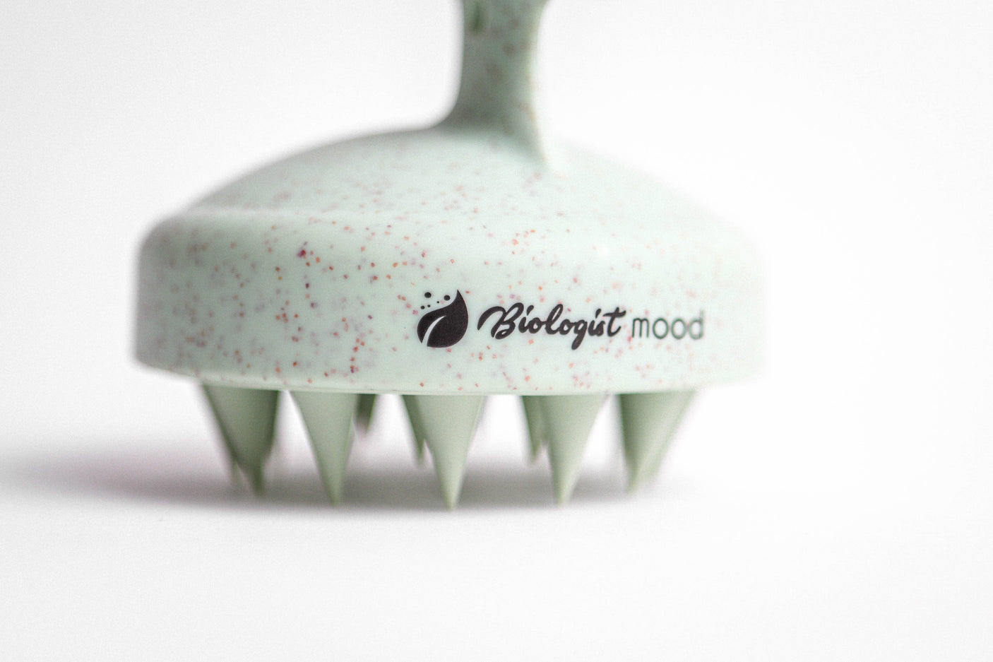 Stimulating scalp brush – Cleans & Stimulates growth