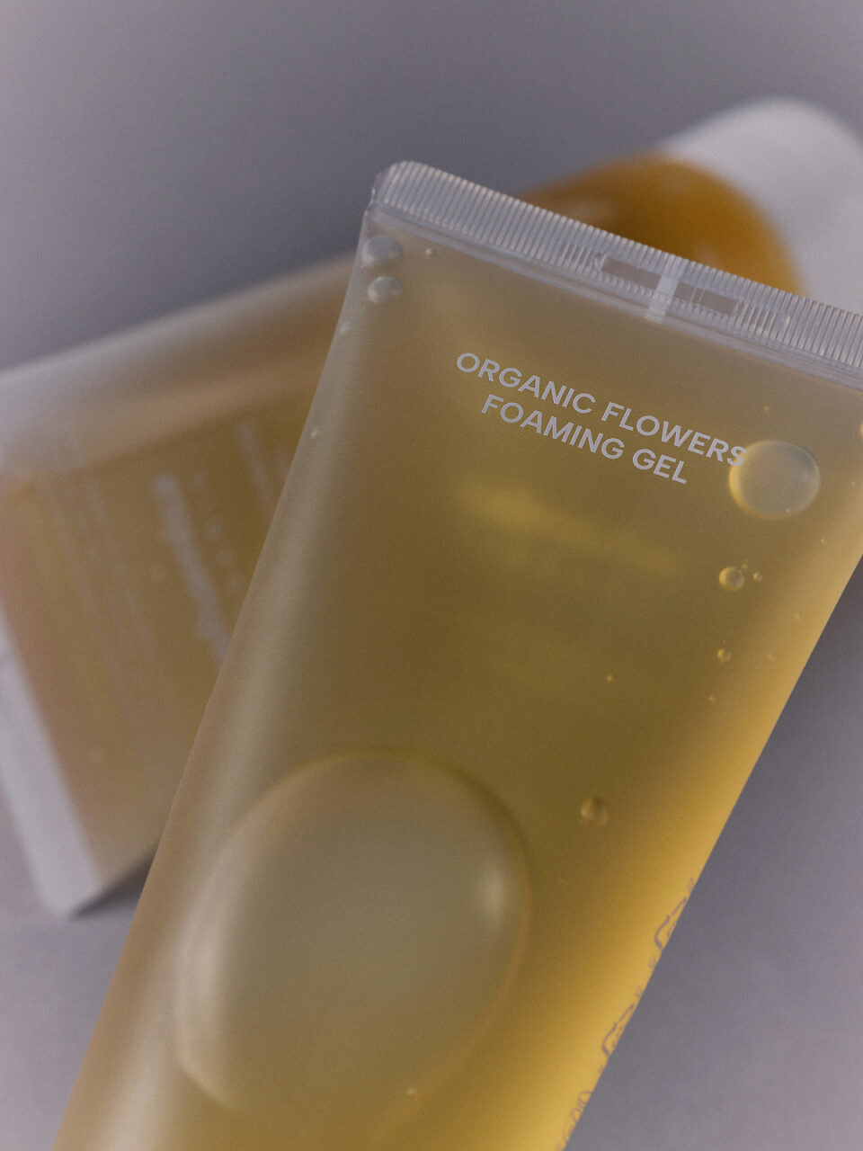 GEL LIMPIADOR ESPUMOSO CON FLORES ORGÁNICAS FERMENTADAS - 150 ML