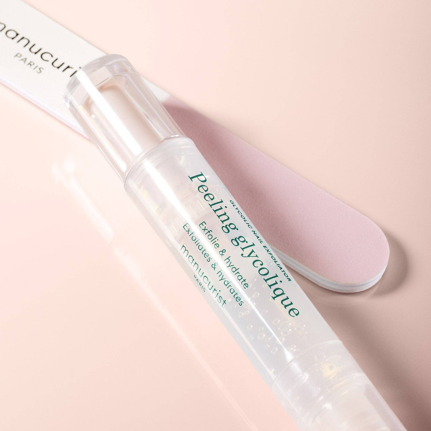 Dúo de tratamiento para uñas brillantes y sanas de Manucurist disponible en Biovardi.