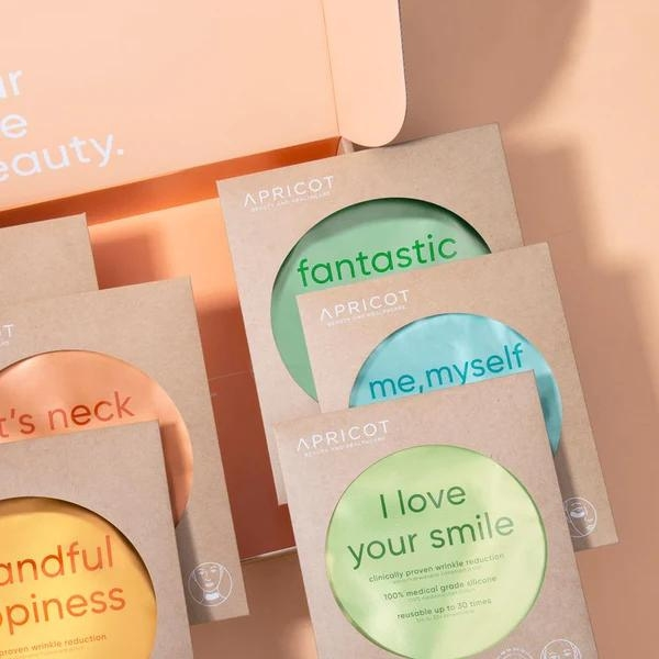 Apricot-beauty-skincare-parches-con-acido-hailuronico.