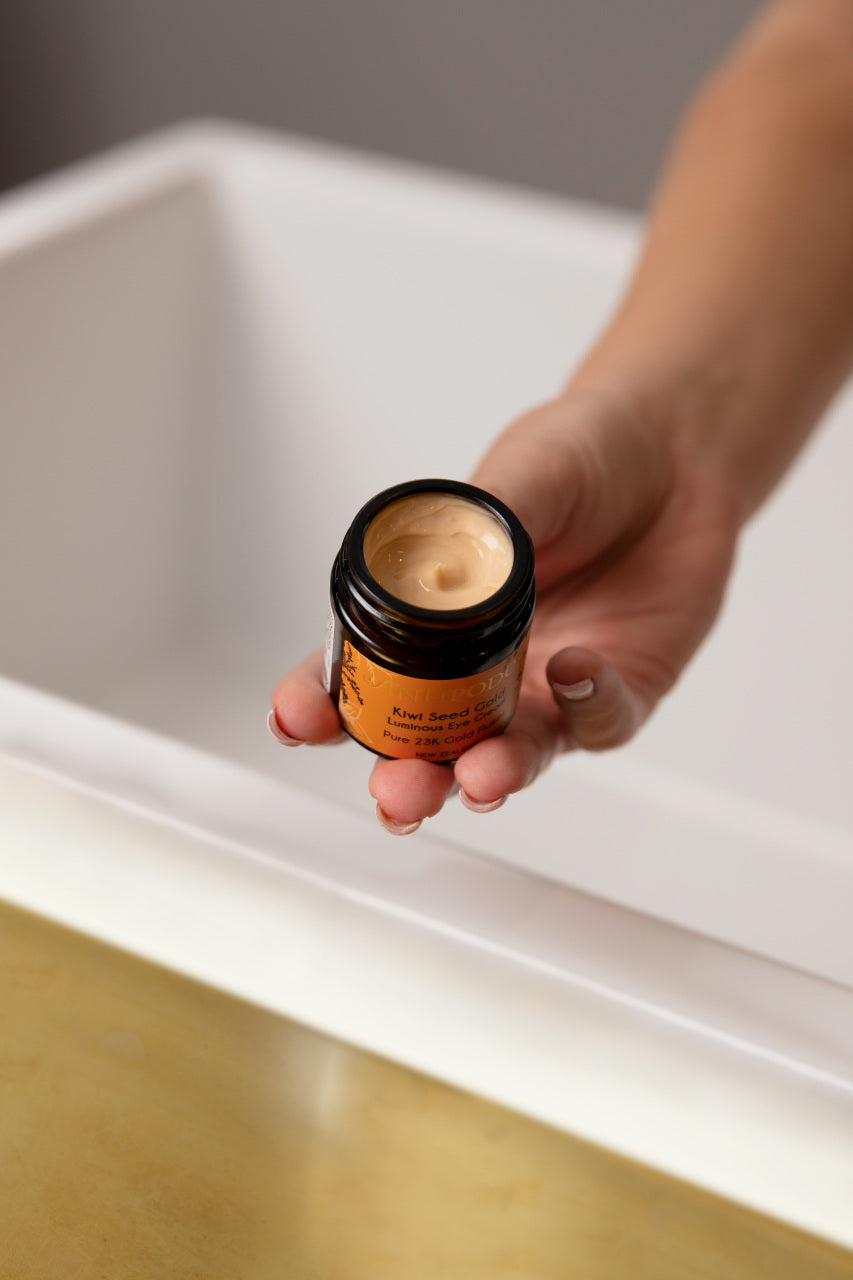 Contorno de Ojos Luminosidad con Semillas de Kiwi 30 ml