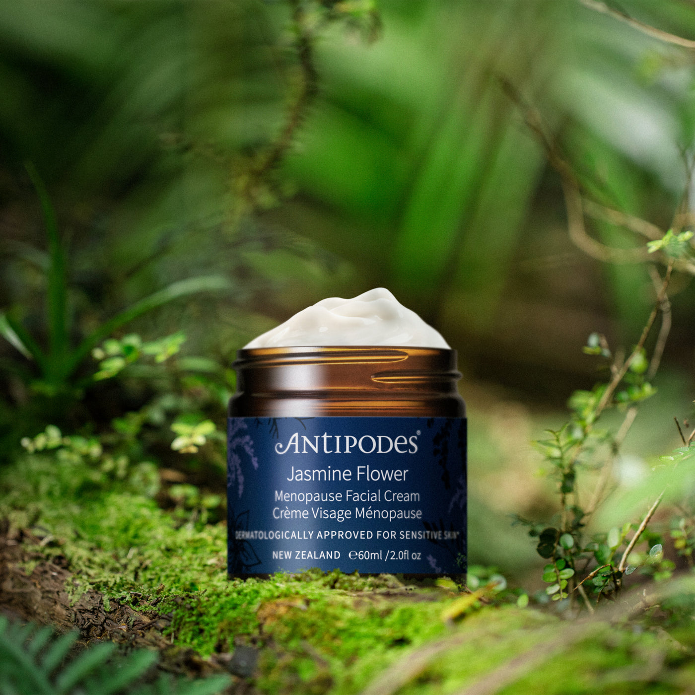 Crema facial para la menopausia con flor de jazmín (60 ml) - Antipodes (foto 4)