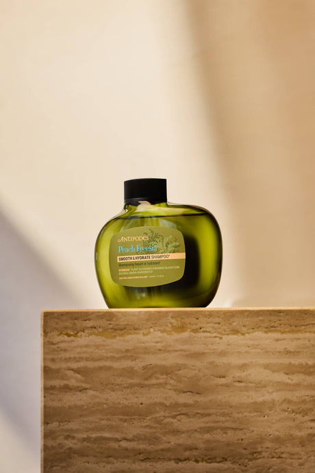 ANTIPODES CHAMPÚ MELOCOTÓN Y FREESIA ALISANTE E HIDRATANTE - 340
