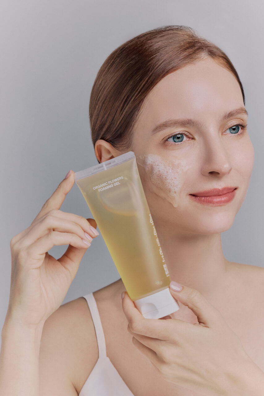 GEL LIMPIADOR ESPUMOSO CON FLORES ORGÁNICAS FERMENTADAS - 150 ML