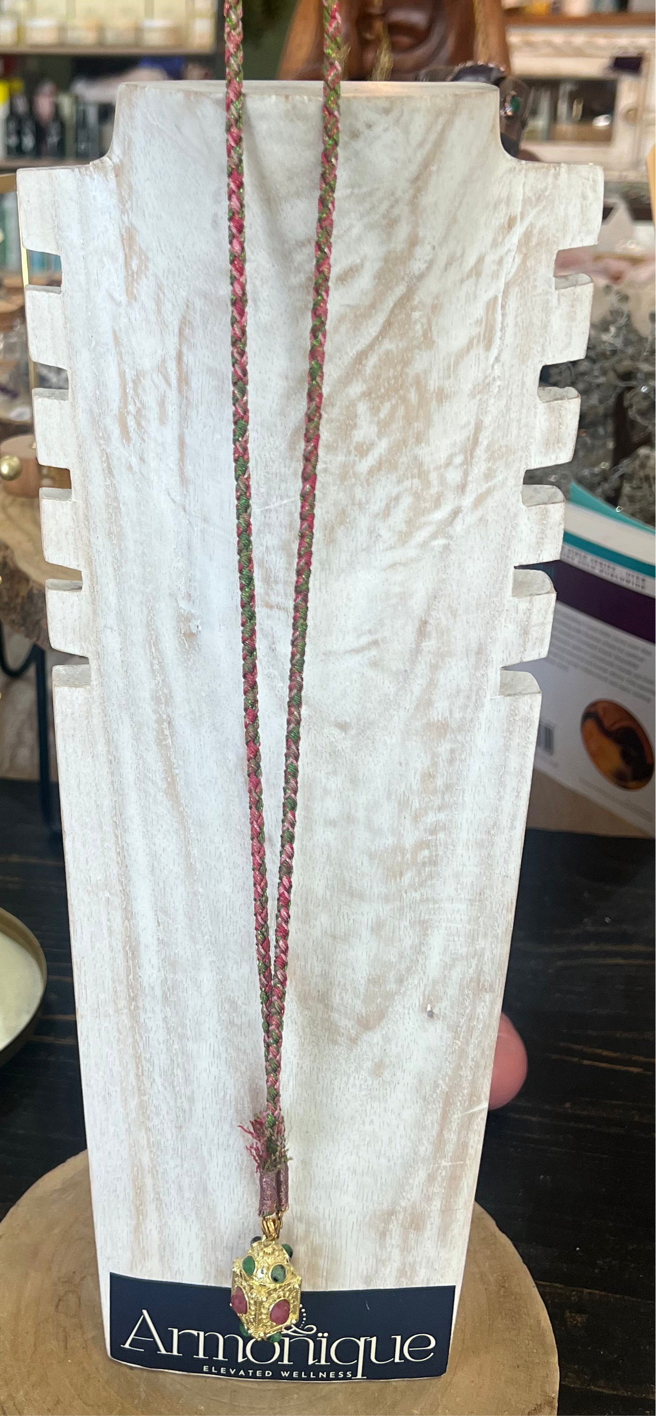 Collar con piedras naturales