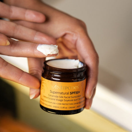 Crema Hidratante Con Ceramidas y Protección solar SPF 50 60ML.