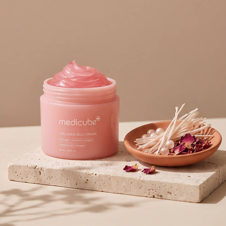 Textura elastica de la crema Medicube Collagen Jelly