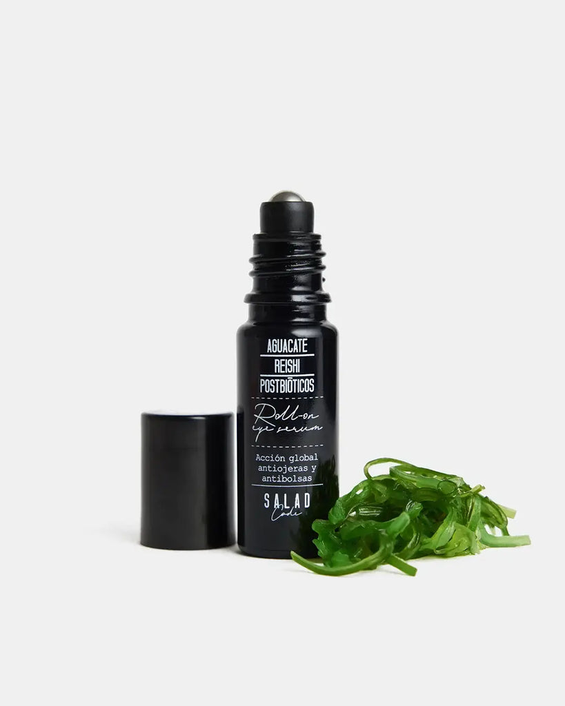 Sérum antiojeras con ingredientes naturales como aguacate y Reishi.