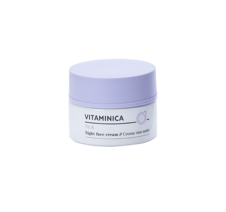 Tarro con tapa lila de la crema de noche Bioearth Vitaminica con vitamina A de 50 ml