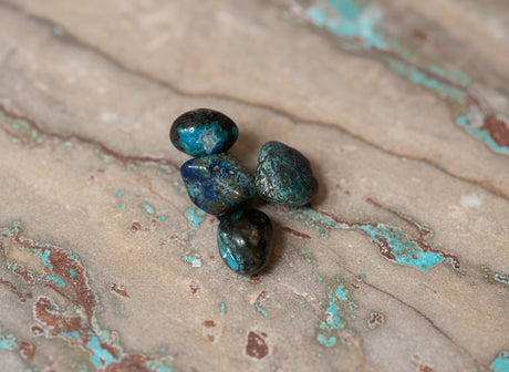 Crisocola natural pulida de alta calidad para calma emocional, comunicación consciente y bienestar interior