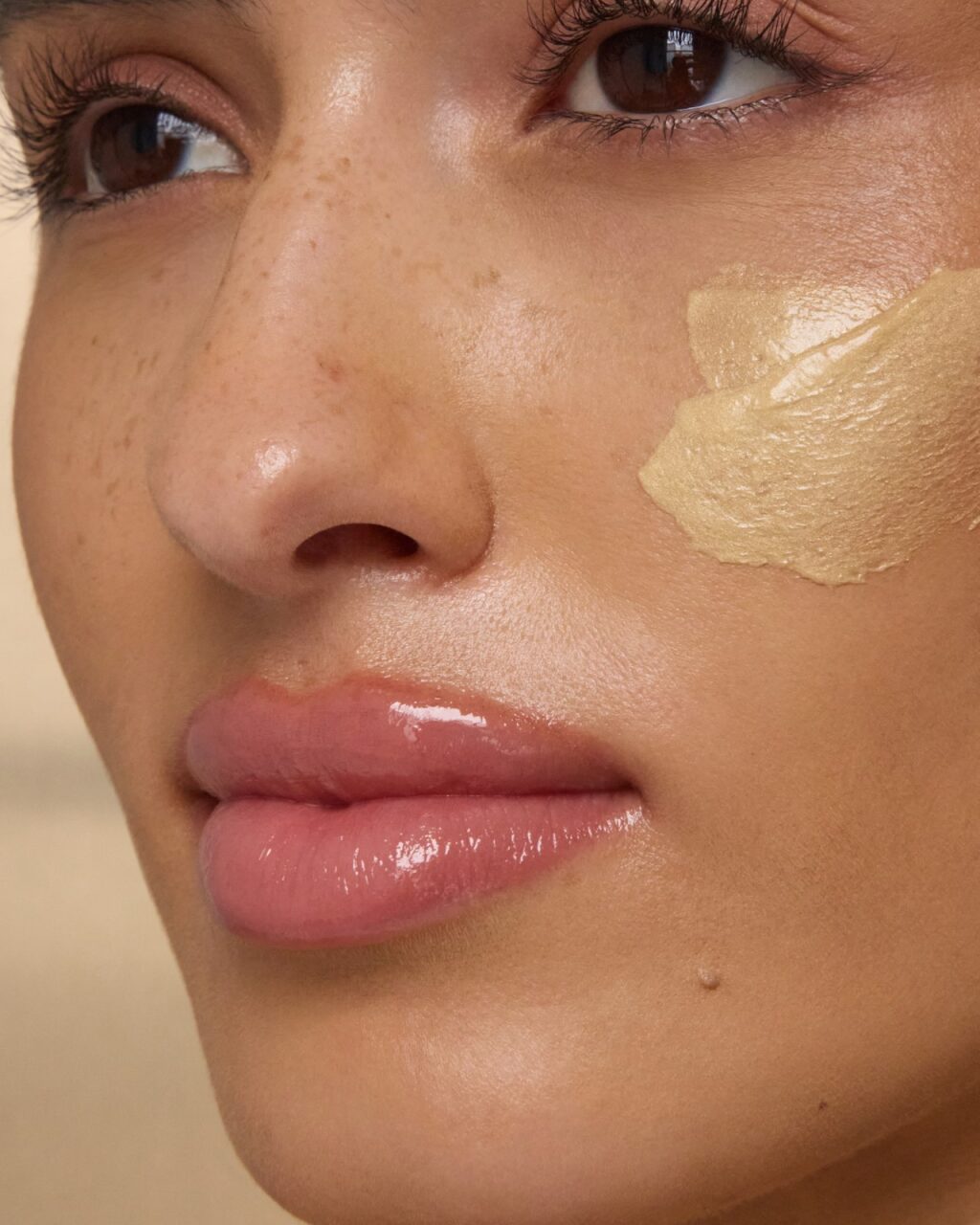 Mascarilla radiante de miel de Manuka Aura Gold de 75 ml