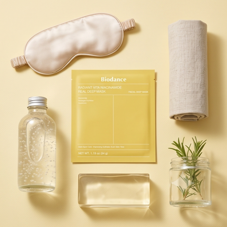 Mascarilla Biodance Radiant Vita Niacinamide aplicada sobre el rostro