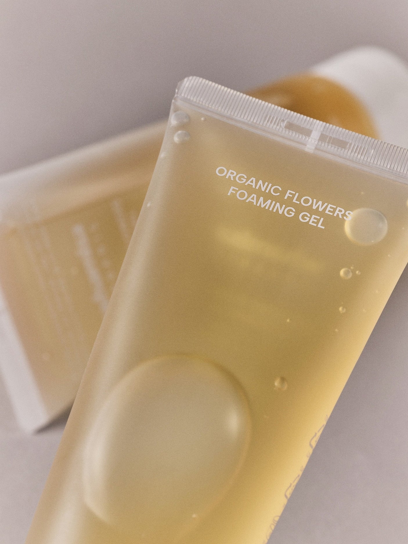 GEL LIMPIADOR ESPUMOSO CON FLORES ORGÁNICAS FERMENTADAS - 150 ML