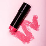 Muestra del tono rosa 01 Blushing Pink de JOIK en mejillas, labios y ojos